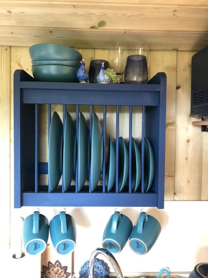 The Peacock Shepherds Hut At Hafoty Boeth Корвэн Экстерьер фото